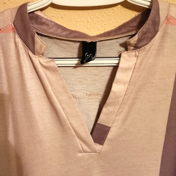 Women's Tunic - Picture 2 of 6